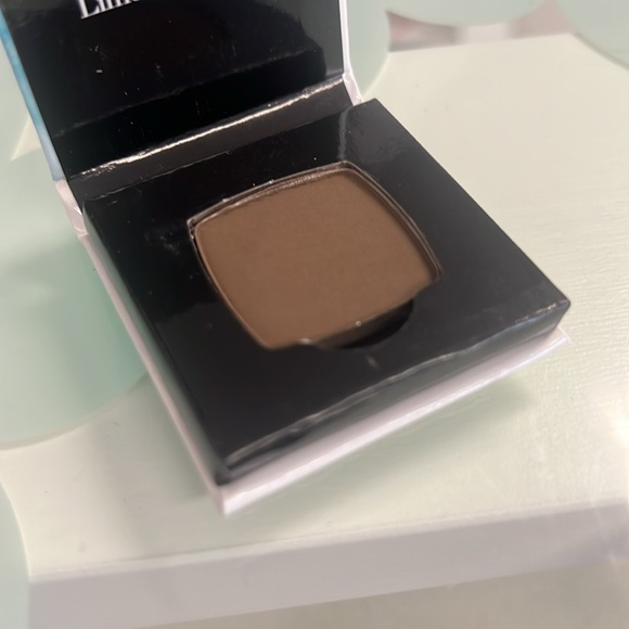 New- Limelife by Alcone #27 Perfect Eyeshadow - La Vida Mocha- dark matte Brown - Picture 3 of 3